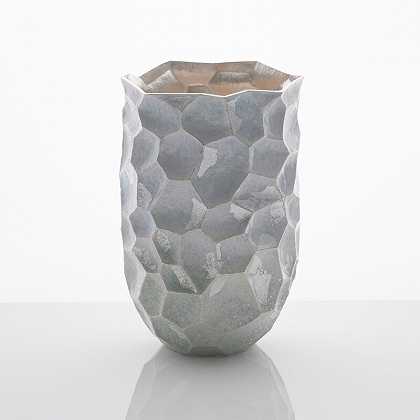 Terra Vase（2019） by Hiroshi Suzuki