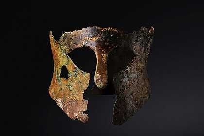 科林斯青铜头盔（约公元前6世纪） by Anonymous