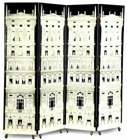 一块罕见的四面板屏风，正面装饰着“Grattacielo del Rinaccimento”图案，背面装饰着经典图案（约1950年） by Piero Fornasetti