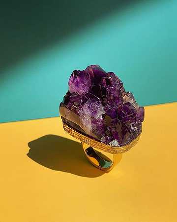 紫水晶戒指（2019） by Francesca Grima