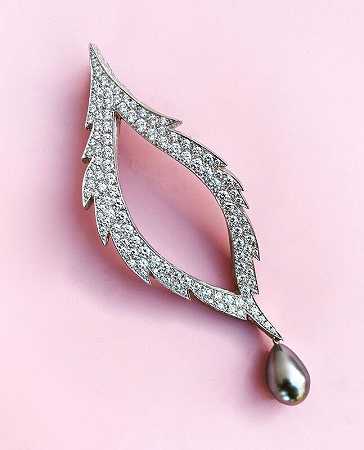 Pearl Brooch |期间（约1995年） by Andrew Grima