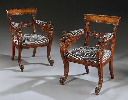 一对杰出的摄政时期雕刻橡木扶手椅（约1820年） by Unknown