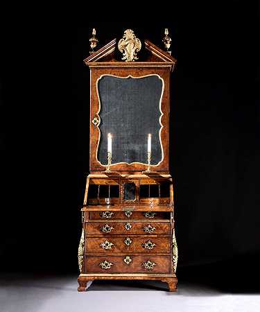 乔治二世伯尔胡桃木包裹，镀金和镀金青铜装裱书柜，仿照贾尔斯·格伦迪（约1740年）的风格 by Giles Grendey