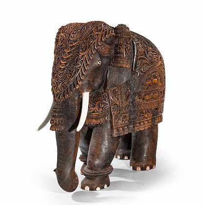 印度雕刻的硬木大象（约1880年） by An Indian carved hardwood elephant