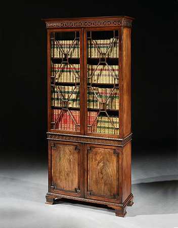 一对乔治二世的红木书架（约1755年） by English