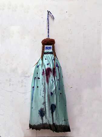 蓝色刺绣女装和丝绸连衣裙（2019） by Atsoupé