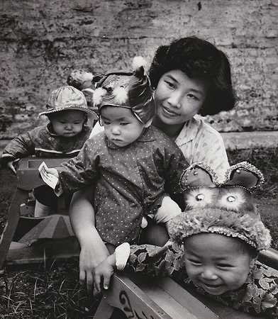 中国，幼儿园帽1（1957） by Agnès Varda