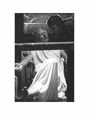 马尔科姆·麦克道尔和约翰·吉尔古德爵士在彩排中|卡利古拉：马里奥·图西照片|档案银抹布照片（2020年） by Mario Tursi
