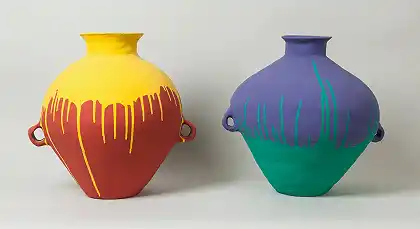 彩色花瓶（2件作品） – 艾未未