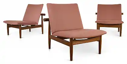 一套三把“日本”椅子，型号137 – 芬恩·朱尔