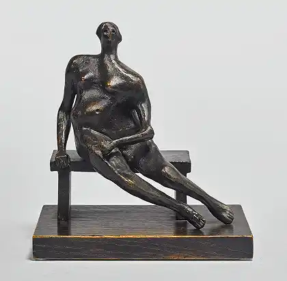 坐着的女人的造型 – 亨利·摩尔