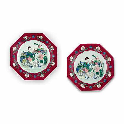 一对中国粉彩红宝石磨八角形盘，清代雍正年间，约1730年 – 一对中国家庭玫瑰红宝石地面八角形盘子清朝雍正时期约1730年