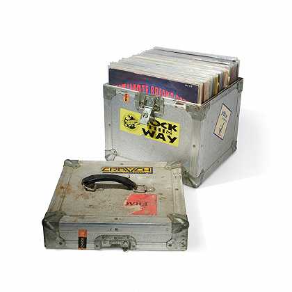 “A”；“神圣的板条箱”；在76张黑胶唱片中，由Jazzy Jay从自己的个人收藏中手工挑选 – [爵士杰伊]