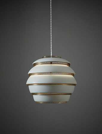 蜂窝天花板灯，型号A 331（约1953年） by Alvar Aalto