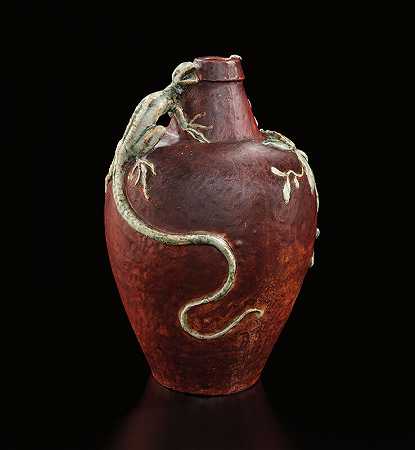 蜥蜴柄花瓶（约1899年） by Edmond Lachenal
