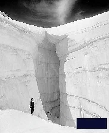 不列颠哥伦比亚省塞尔柯克山脉冰洞中的阿苏尔坎冰川 -美国学校- 3408×4172px ✺